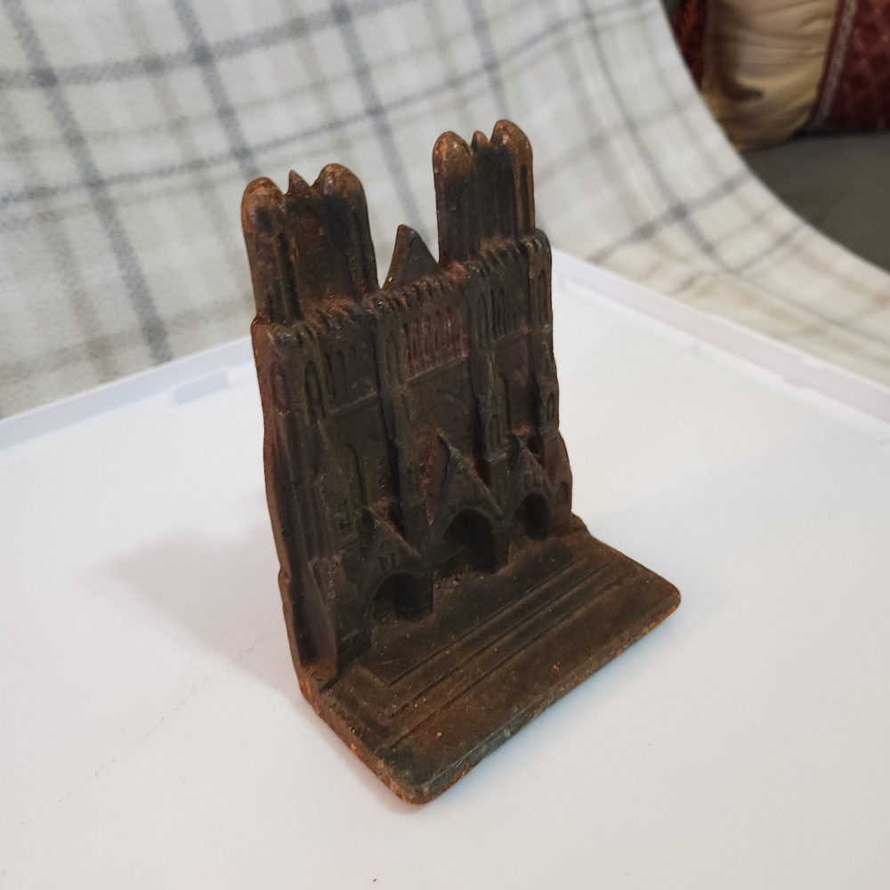 Single Bookend Antique Cast Iron Bronze Ornate Detailing Notre Dame Cathedral - Picture 16 of 16